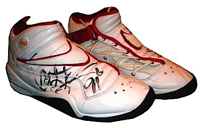 1995-1996 Dennis Rodman Chicago Bulls Game-Used & Autographed Sneakers (JSA) (Record Breaking 72-10 Championship Season)