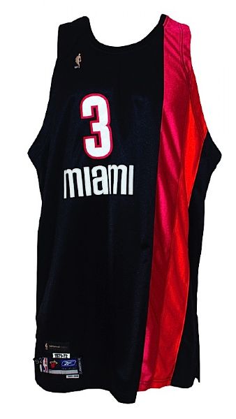 2005-2006 Dwayne Wade Miami Heat (1971-72 Floridians) Throwback Game-Used Black Jersey (Championship Season) 