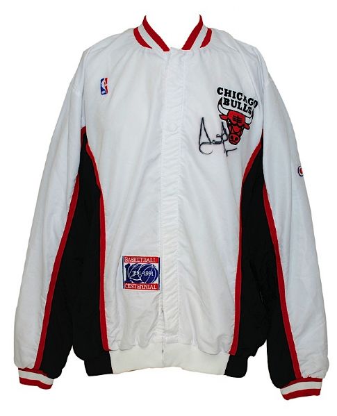 1991-1992 Scottie Pippen Chicago Bulls Worn & Autographed Home Warm-up Jacket & Pants (Bulls LOA) (JSA) (Championship Season) 