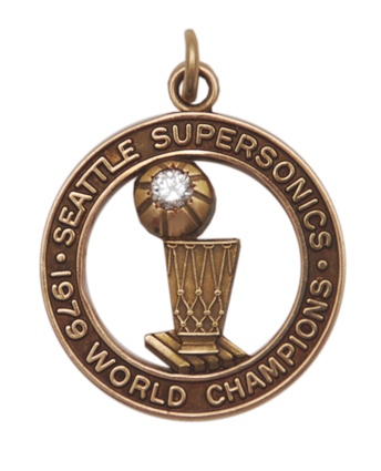 1979 Donna Johnson (Mrs. Dennis Johnson) Seattle SuperSonics Team Issued World Championship Gold & Diamond Pendant (Johnson Family LOA)