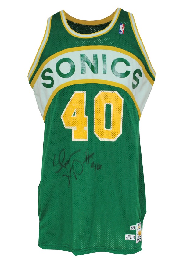 Lot Detail - 1993-94 Shawn Kemp Game Used Seattle SuperSonics Road