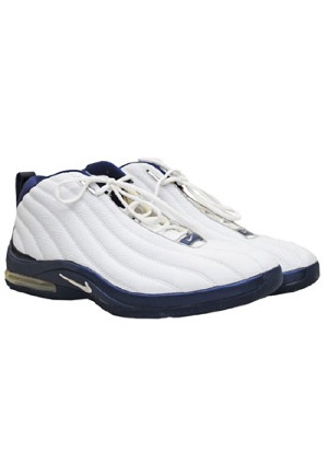 Dirk Nowitzki Game-Used Sneakers (NBA Executive LOA • BBHoF LOA)