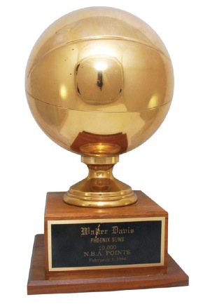2/1/1984 Walter Davis Phoenix Suns 10,000 NBA Points Trophy (Davis LOA • BBHoF LOA)