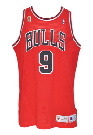 1995-96 Ron Harper Chicago Bulls NBA Finals Game-Used & Autographed Road Jersey (JSA • Championship Season)
