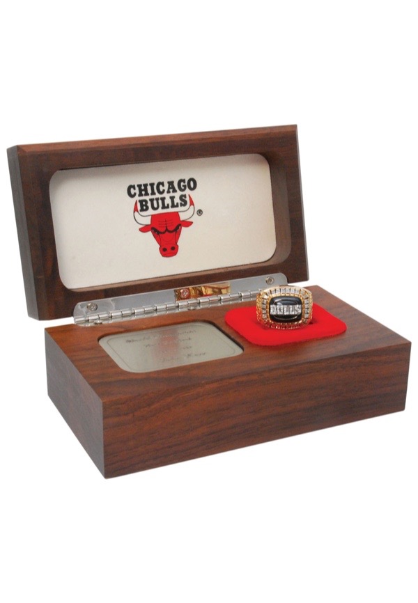 Lot Detail - 1991-92 Johnny Red Kerr Chicago Bulls NBA Championship Ring  with Original Presentation Box (MINT • Sourced From The Family)