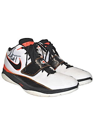 Amare Stoudemire Game-Used Autographed Sneakers (JSA)