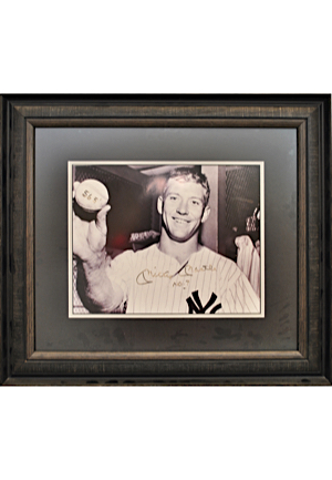 Framed Mickey Mantle New York Yankees Signed Picture With  No.7 & 565 Inscription (JSA)