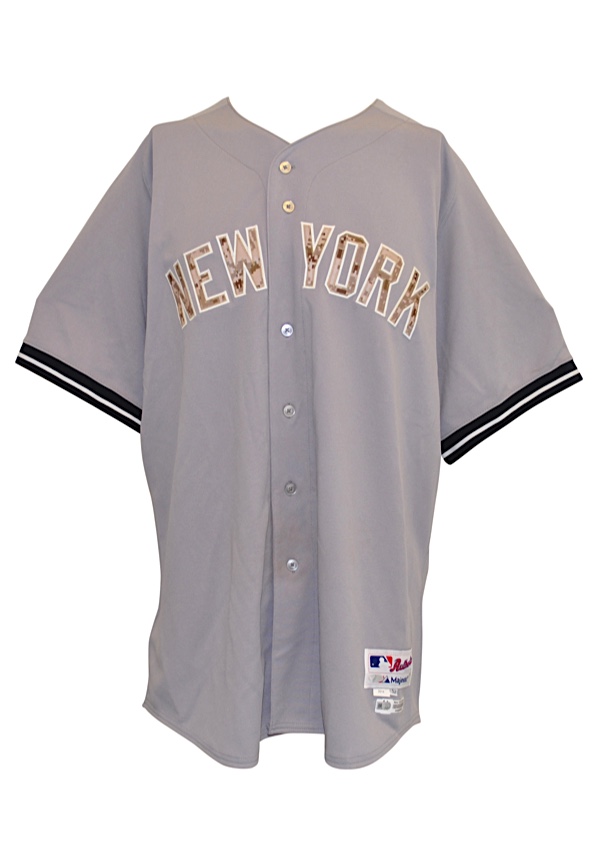 2009 NEW YORK YANKEES AUTOGRAPHED JERSEY
