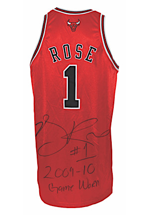 2009-10 Derrick Rose Chicago Bulls Game-Used & Autographed Jersey (Bulls LOA)