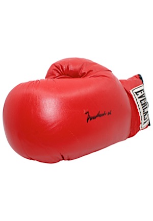 Muhammad Ali Single-Signed Everlast Boxing Glove (Full JSA)