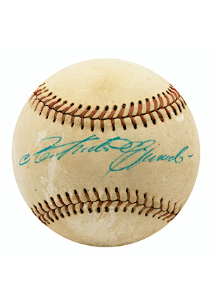 High Grade Roberto Clemente Single-Signed Baseball (Full JSA)