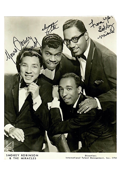 Smokey Robinson & The Miracles Multi-Signed B&W Photo (PSA/DNA)