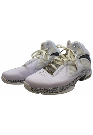 10/23/2015 Kevin Garnett Minnesota Timberwolves Game-Used Shoes (Photo-Matched • Final Season)