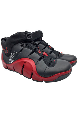 2006-07 LeBron James Cleveland Cavaliers Game-Used & Autographed Zoom LeBron 4 PE Shoes (UDA • MINT Auto)