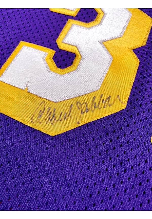 Lot Detail - 1981-87 Kareem Abdul-Jabbar Game Used & Signed Los Angeles  Lakers Home Jersey (MEARS A10 & JSA)