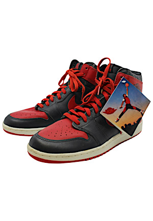 1985 Michael Jordan Original Nike Air Jordan 1 High OG "Bred" Shoes With Jumpman Hanging Tag