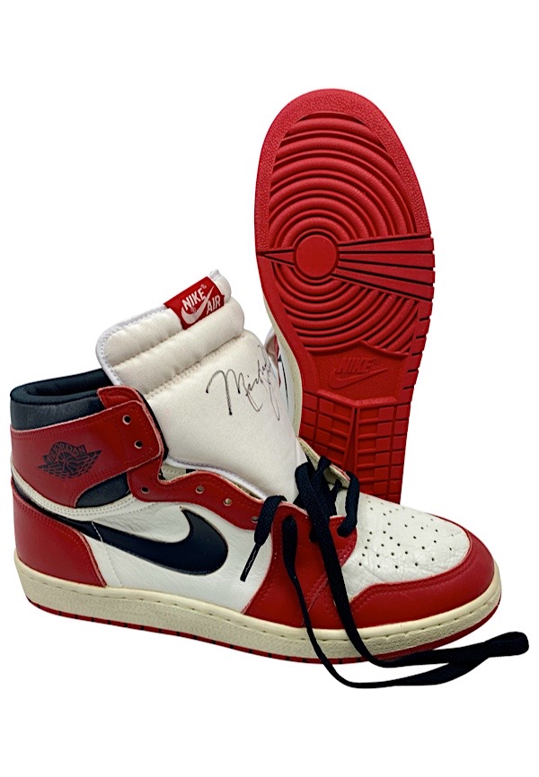 Lot Detail - Iconic 1984-85 Michael Jordan Chicago Bulls Rookie Season  Photograph (Classic Tongue-Out Shot Wearing 'Air Jordan I' Sneakers!) –  PSA/DNA Type 1