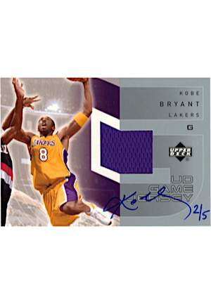 2003-04 Upper Deck Ultimate Collection Game Jersey Kobe Bryant Autographed (2/5)
