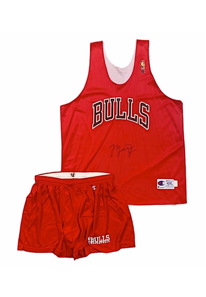 1994-95 Michael Jordan Chicago Bulls Player-Worn Reversible Practice Uniform (2)