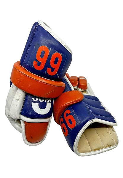 1980s Wayne Gretzky Edmonton Oilers Game-Used Gloves (Photo-Matched • Oilers LOA)