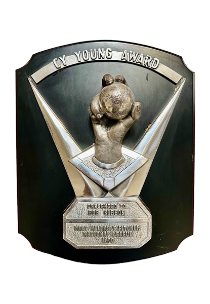 Bob Gibsons 1970 St. Louis Cardinals Cy Young Award (Gibson LOA • JSA)
