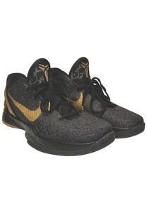 1/17/2011 Kobe Bryant Los Angeles Lakers Black History Month Game-Used & Autographed Sneakers