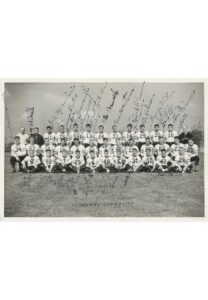 1940 Chicago Bears Team Signed Photo