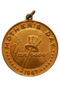 1967 New York Yankees Mothers Day Commemorative Souvenir Medallion