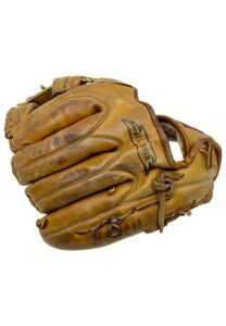 1982-83 Johnny Bench Cincinnati Reds Game-Used Fielders Glove