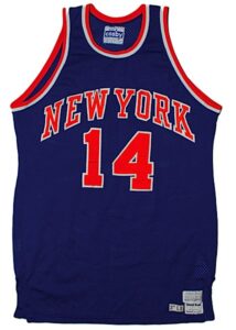 1985-1986 Chris McNealy NY Knicks Game-Used Road Jersey & Shorts