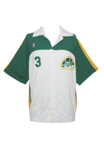 1989-90 Dale Ellis Seattle SuperSonics Worn & Autographed Warm-Up Jacket with 1987-88 Game-Used & Autographed Home Shorts (2)(JSA)(Ellis LOA's)