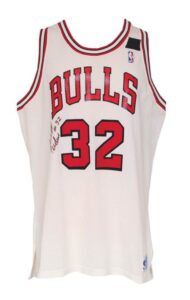 1990-91 Will Perdue Chicago Bulls Game-Used & Autographed Home Jersey (Sheri Berto Armband) (JSA)