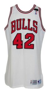 1993-1994 Scott Williams Chicago Bulls Game-Used Home Jersey (James Jordan Armband)