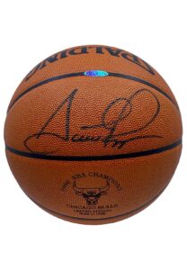 1996 Scottie Pippen Chicago Bulls Single-Signed LE Official Basketball