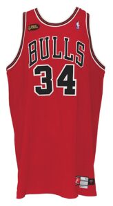 1997-1998 Bill Wennington Chicago Bulls Game-Used Road Finals Uniform