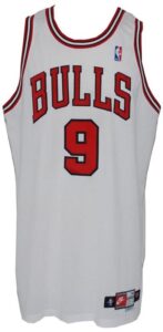 1998-99 Ron Harper Chicago Bulls Game-Used Autographed Home Jersey