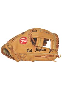 1998 Cal Ripken Jr. Baltimore Orioles Game-Ready Glove