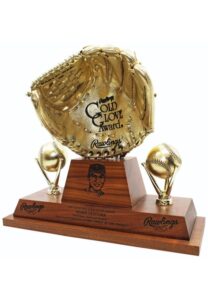 1999 Rawlings Gold Glove Award Presented To Robin Ventura