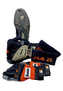 2001 Barry Bonds SF Giants Game-Used Cleats, Batting Gloves & Wristbands