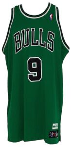 2007-2008 Luol Deng Chicago Bulls St. Patrick’s Day Worn Jersey