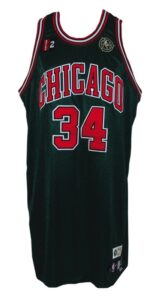 2008-2009 Aaron Gray Chicago Bulls Game-Used “Go Green” Jersey