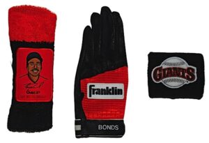 Barry Bonds SF Giants Game-Used Batting Glove & Wrist Bands