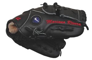 Circa 2004 Mariano Rivera Game-Used Fielder’s Glove