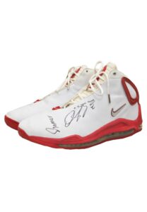 Eddie Curry Chicago Bulls Game-Used & Autographed Sneakers