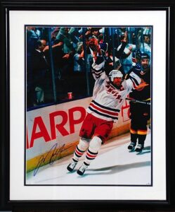 Framed Mark Messier NY Rangers Autographed Limited Edition 16 x 20 Photo