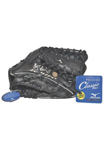 Ichiro Suzuki Autographed Game Model Glove