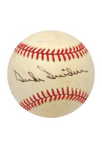 Lot of Hall of Famers & All-Stars Single-Signed Baseballs with Mays, DiMaggio, Gomez With Others