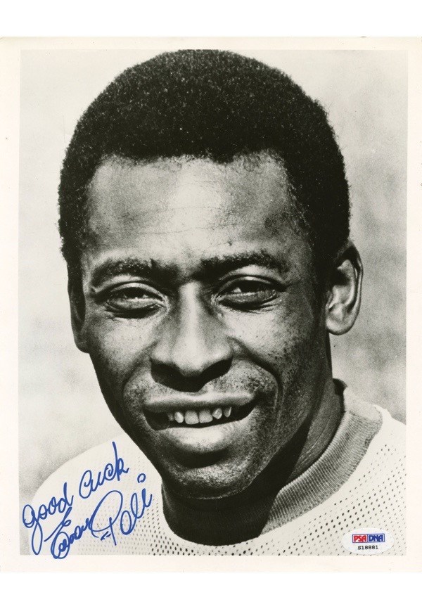 Pelé Autographed Photos - Grey Flannel Auctions